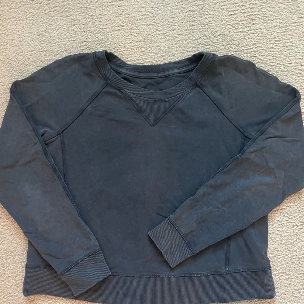 Lululemon cropped sweatshirt- LIKE NEW